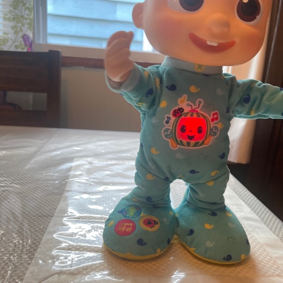 Cocomelon dancing JJ doll - Picture 3 of 11